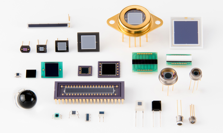 components with extensive mounting technology