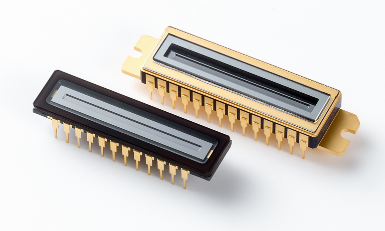 CCD linear image sensor for spectrophotometry