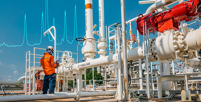 High-performance spectroscopy for field-ready LIBS systems