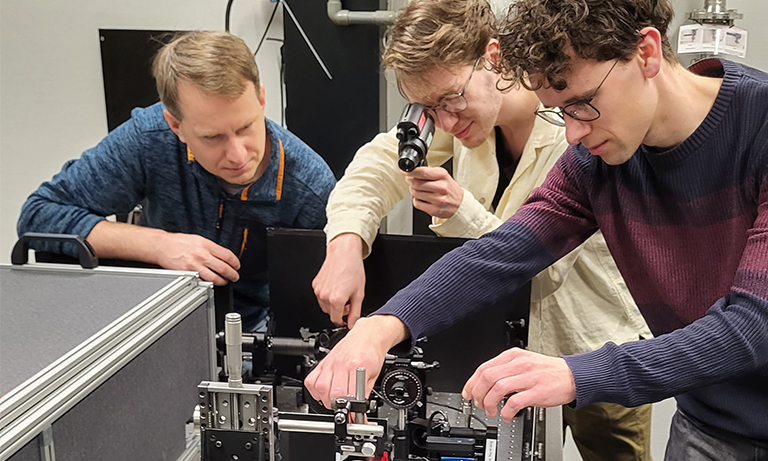 Advancing ultrafast magneto-optical imaging using ultra-low noise qCMOS technology【Radboud University】