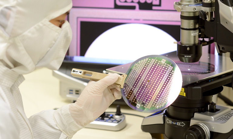 Solid State Division - Toward the possibilities of the new technology of light
