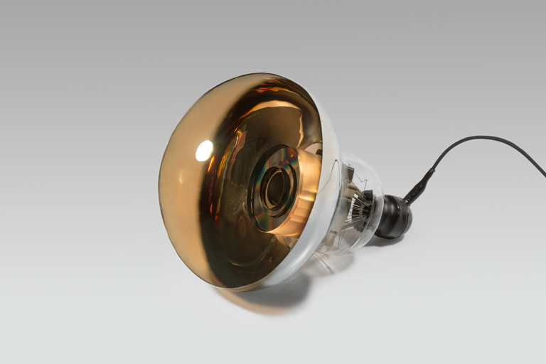 ニュートリノを探る | 浜松ホトニクス