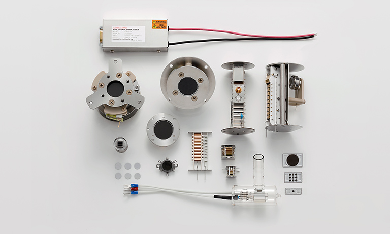 Detectors for mass spectrometry